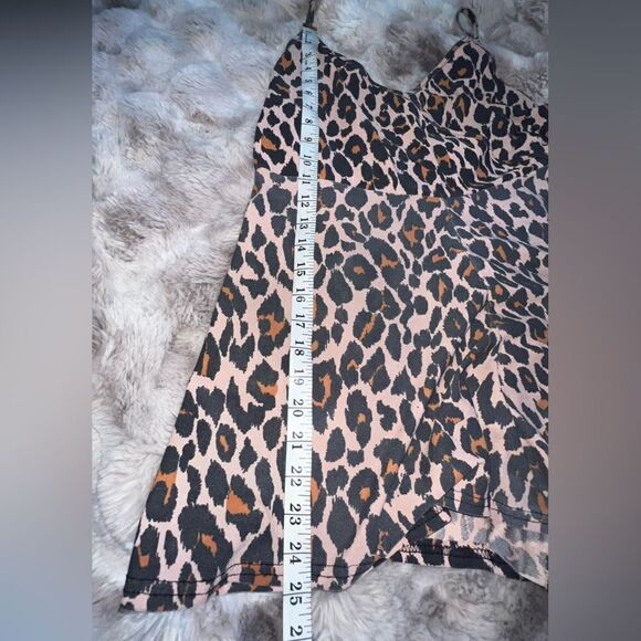 Boohoo LEOPARD PRINT FLIPPY ROMPER - Picture 16 of 16